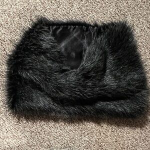 Mexx Elegant Black Faux Fur Women's circle scarf Accessory